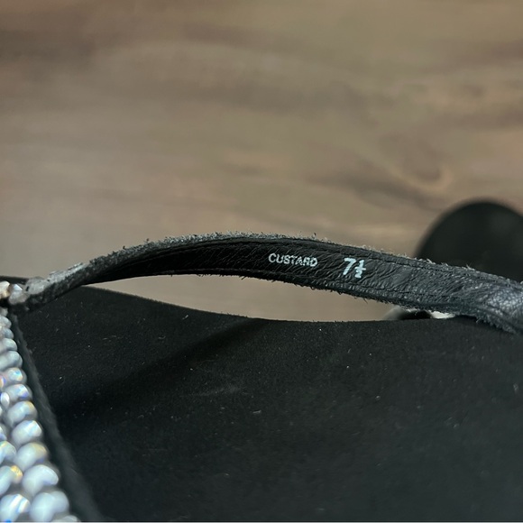 Yellow Box Custard Black Wedge Flip Flops - Embellished Rhinestone Straps Sz 7.5 - Picture 11 of 11